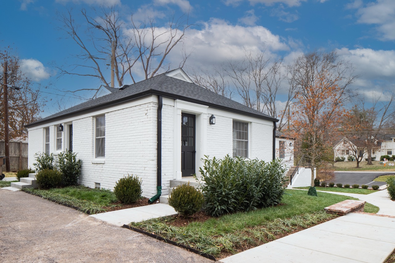205 Leake Avenue - B